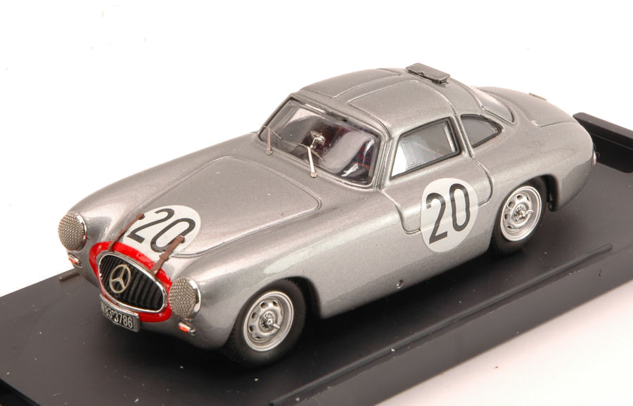 Mercedes 300 SL Coupe' N.20 2nd Le Mans 1952 T.HELFRICH-H.NIEDERM.1:43 DS Modellismo Mercedes 300 SL Coupe' 2nd Le scala 1:43