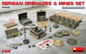 German Grenades & Mines Set Kit scala 1:35