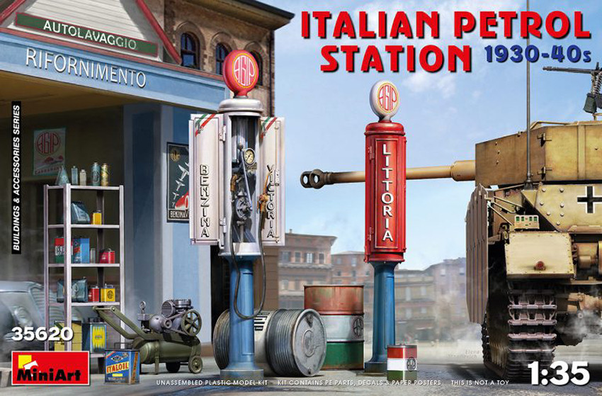 Italian Petrol Station 1930-40s Kit 1:25 DS Modellismo Italian Petrol Station 1930-40s scala 1:25