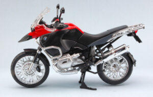 BMW R1200GS Red scala 1:9 Rastar