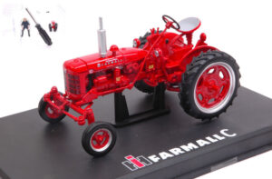 Farmall C with Kit Row Crop scala 1:32