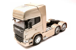Scania R730 V8 Metallic Beige scala 1:32