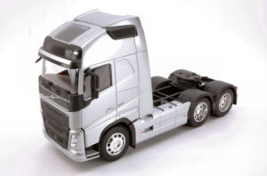 Volvo Fh 3-AXLE 2016 Silver scala 1:32 Welly