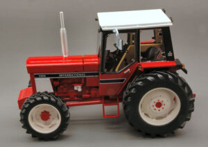International Harvester Ih 1055 scala 1:32