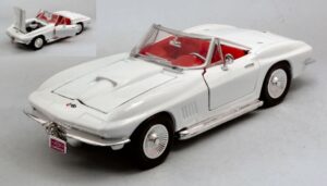 Chevrolet Corvette Convertible scala 1:24