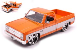 Chevrolet C-10 Pick Up 1985 scala 1:24