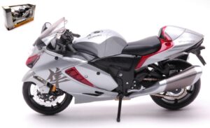 Suzuki Hayabusa 2022 Silver scala 1:18