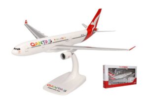 Airbus A330-200 Qantas "Pride Is scala 1:200