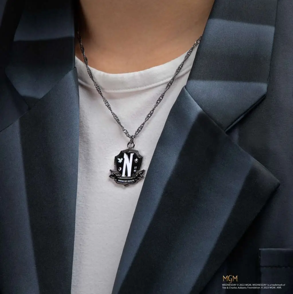 Collana Wednesday Nevermore Academy Locket DS Modellismo Collana Wednesday Nevermore Academy Locket