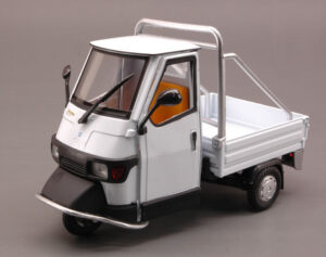 Ape Piaggio Cross 50 White scala 1:18