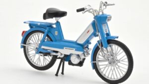 Peugeot 103 1972 Blue for Over 14 scala 1:18