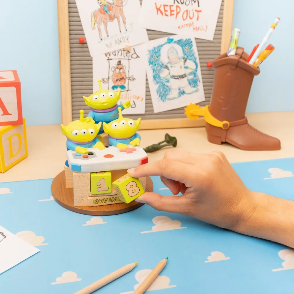Calendario Disney Pixar Toy Story Aliens 3D Perpetual DS Modellismo Calendario Disney Pixar Toy Story Aliens 3D