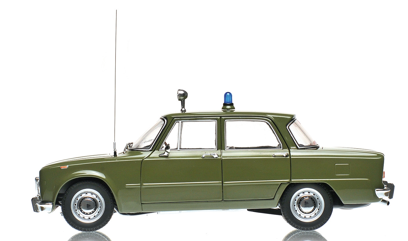 Alfa Romeo Giulia Super 1600cc Carabinieri 1970 Verde DS Modellismo Alfa Romeo Giulia Super 1600cc scala 1/18