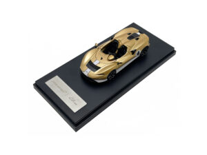 McLAREN Elva Champagne & White scala 1/64
