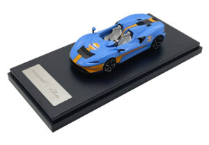 McLAREN Elva Gulf Blue scala 1/64 LCD Models