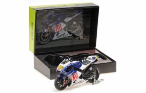 Yamaha YZR-M1 Valentino Rossi scala 1/12