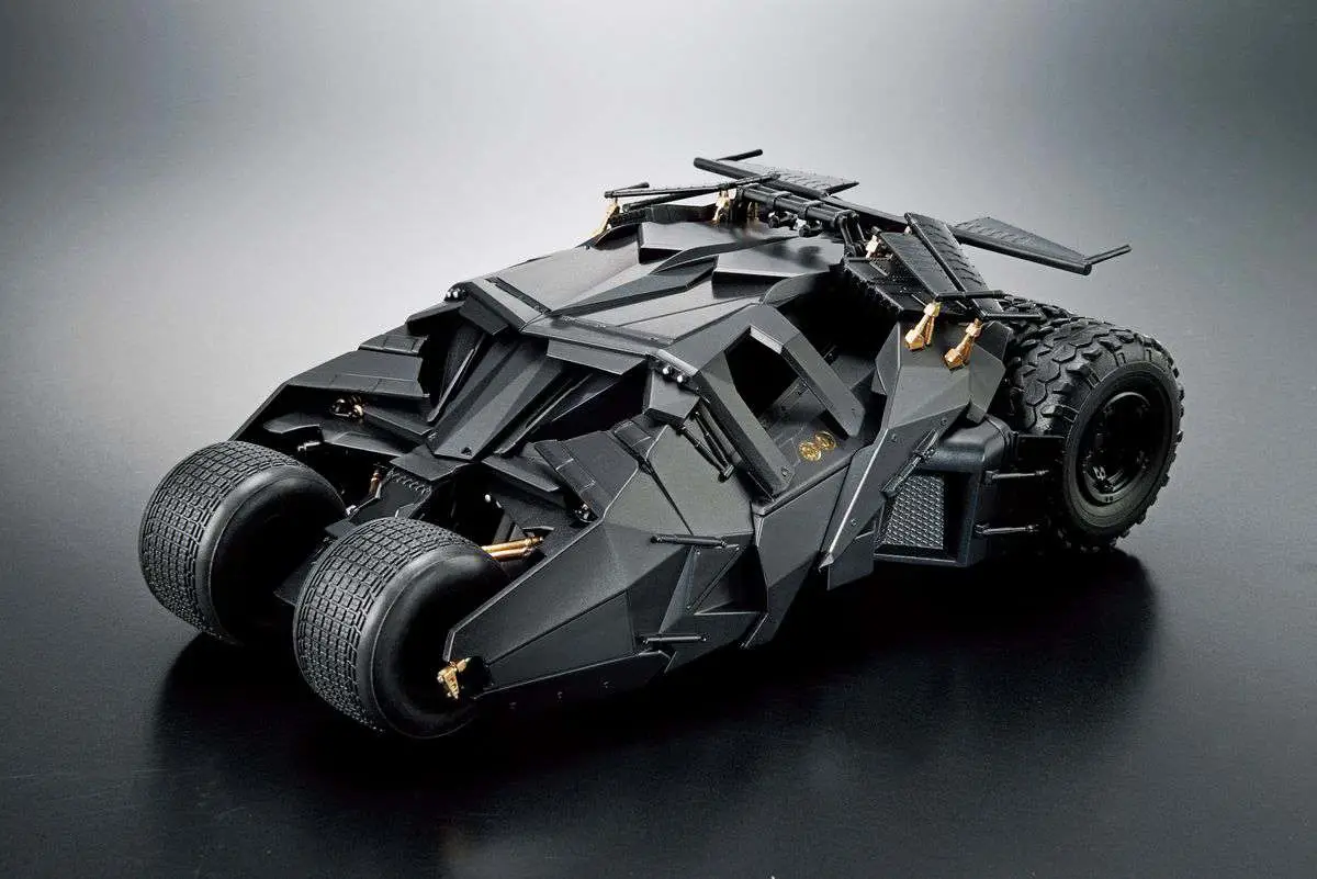 Batman Begins Batmobile 1/35 Model Kit DS Modellismo Batman Begins Batmobile Model Kit scala 1/35