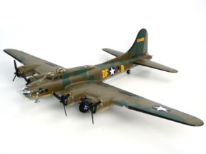 B-17F Memphis Belle scala 1/48 REVELL