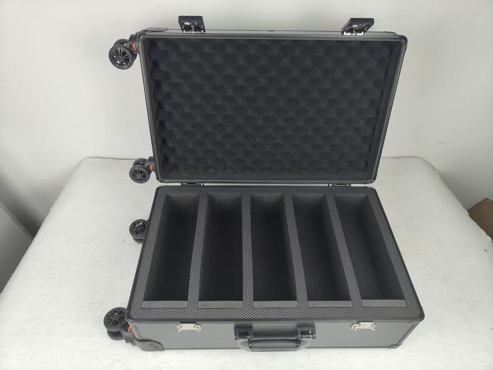 Evoretro Trading Card Luggage Wheeled Case 5-Rows Round Aluminum 56.0 x 35.4 cm DS Modellismo Evoretro Trading Card Luggage Wheeled Case