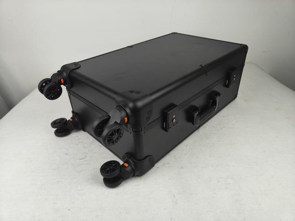 Evoretro Trading Card Luggage Wheeled Case 5-Rows Round Aluminum 56.0 x 35.4 cm DS Modellismo Evoretro Trading Card Luggage Wheeled Case