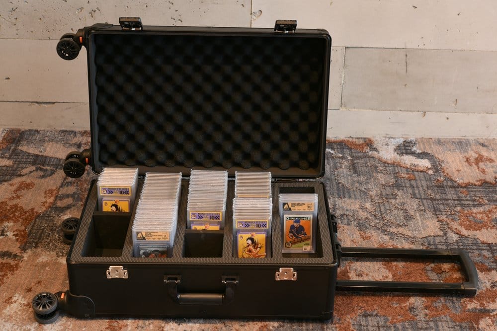 Evoretro Trading Card Luggage Wheeled Case 5-Rows Round Aluminum 56.0 x 35.4 cm DS Modellismo Evoretro Trading Card Luggage Wheeled Case