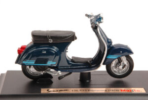 Vespa 125 ET3 Primavera 1976 Blue scala 1:18