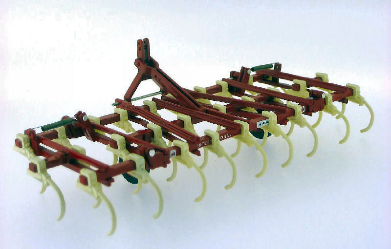 IH Cultivateur 45 "Vibra Shank" Estirpatore A Denti Elastici 1:32 DS Modellismo Ih Cultivateur 45 "Vibra Shank" scala 1:32