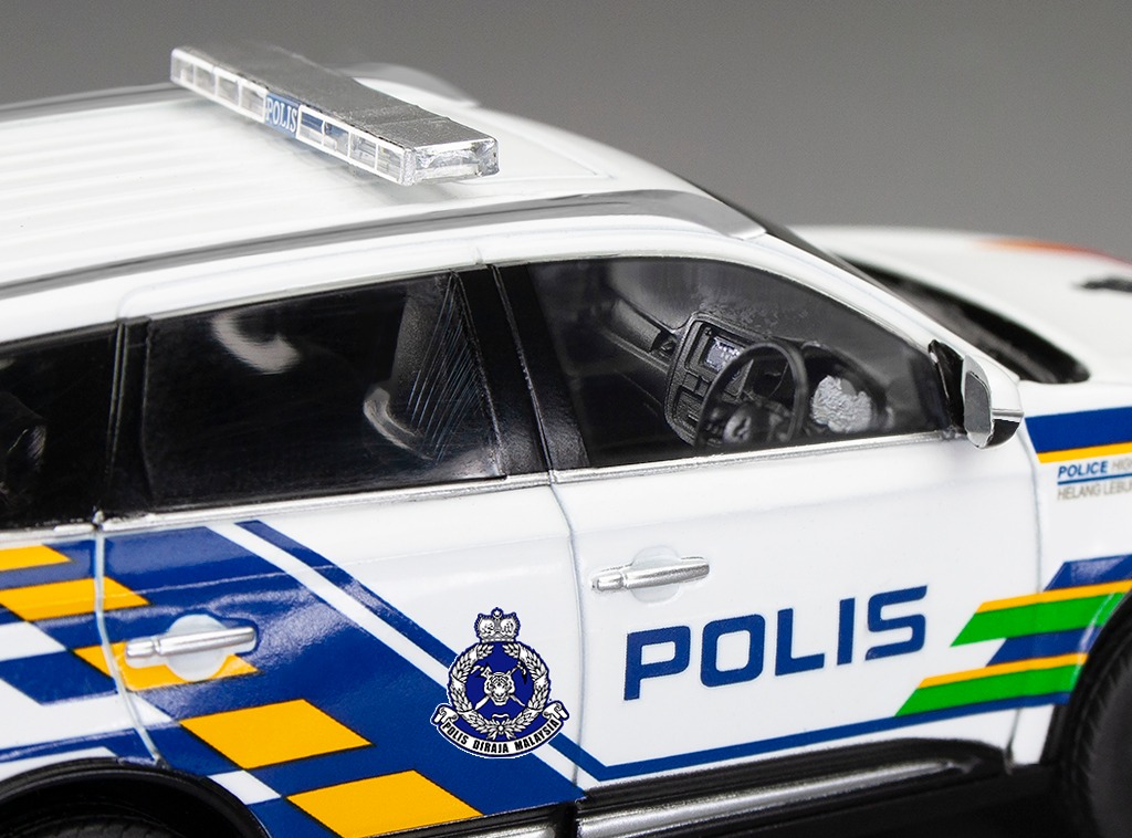 Mitsubishi Outlander 2018 - Polizia della Malesia DS Modellismo Mitsubishi Outlander 2018 Polizia scala 1:43