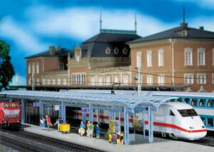 2 banchine pensilina per treni ICE scala H0
