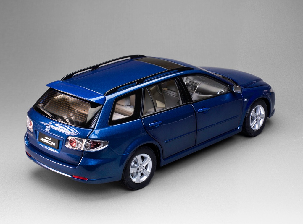 Mazda 6 Wagon DS Modellismo Mazda 6 Wagon scala 1:18 Sun Star - vista 3