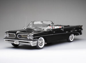 Pontiac Bonneville Open scala 1:18