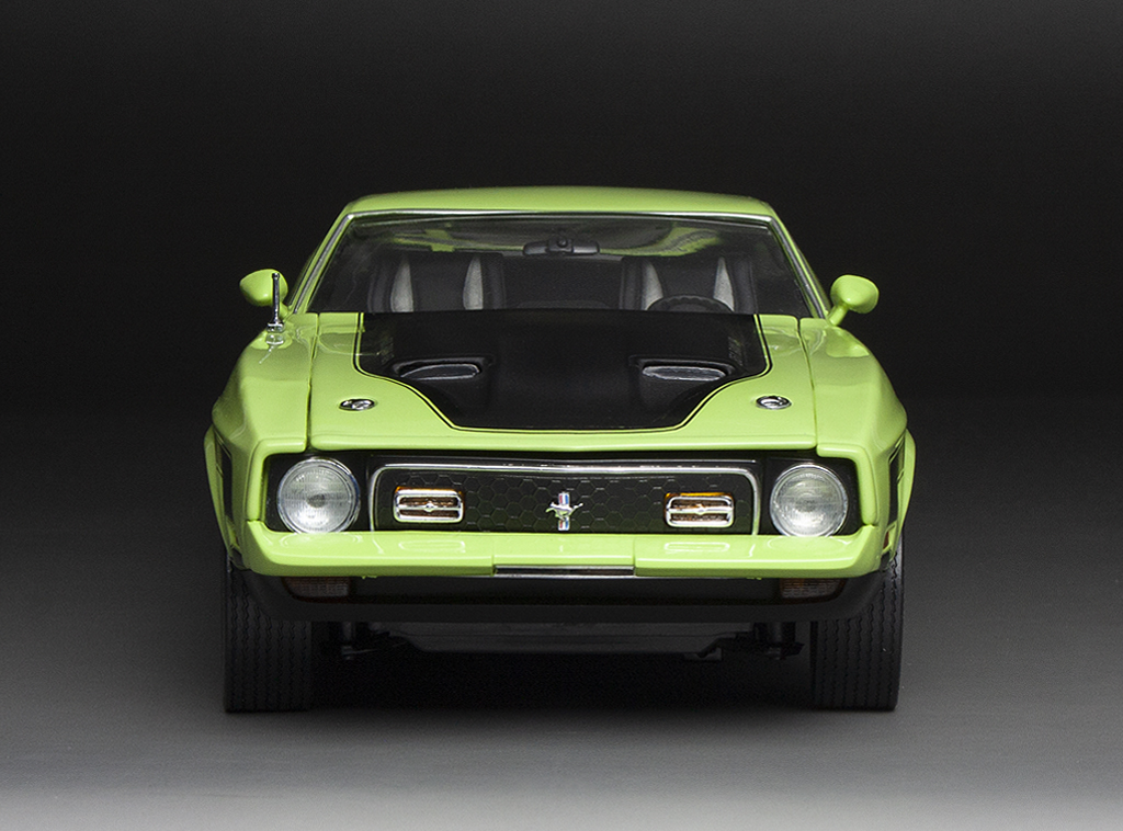 Ford Mustang MACH 1 del 1971 DS Modellismo Ford Mustang MACH 1 scala 1:18 Sun Star