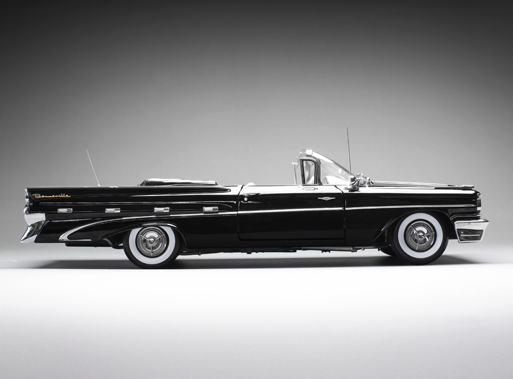 Pontiac Bonneville Open Convertible del 1959 DS Modellismo Pontiac Bonneville Open scala 1:18