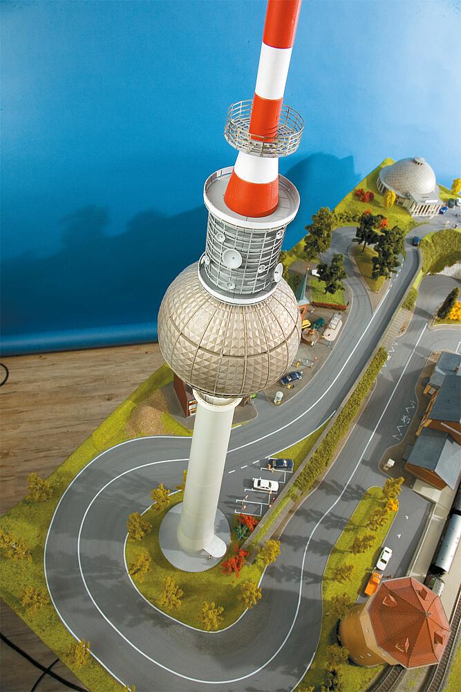 Torre della televisione Scala H0 DS Modellismo Torre della televisione scala H0 Faller