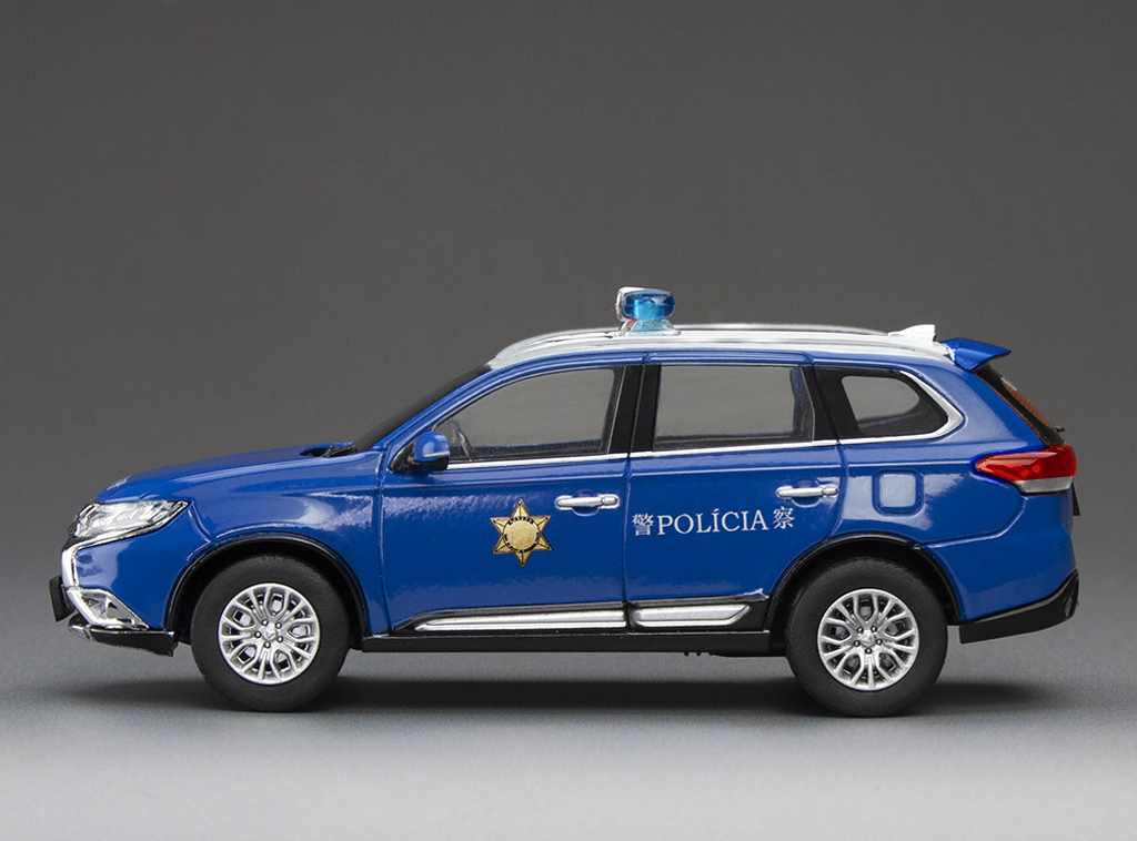 Mitsubishi Outlander 2017 - Polizia di Macao - Limited Edition DS Modellismo Mitsubishi Outlander 2017 Polizia scala 1:43