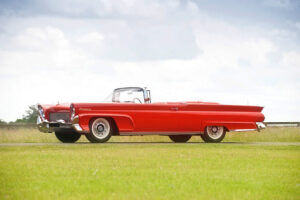 1958 Lincoln Continental MKIII scala 1:18