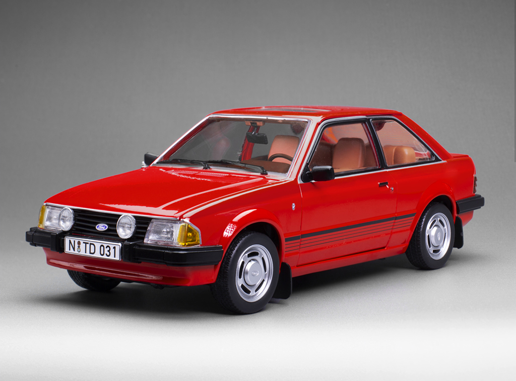 1983 Ford Escort Mark III Ghia - (LHD) DS Modellismo 1983 Ford Escort Mark III Ghia scala 1:18