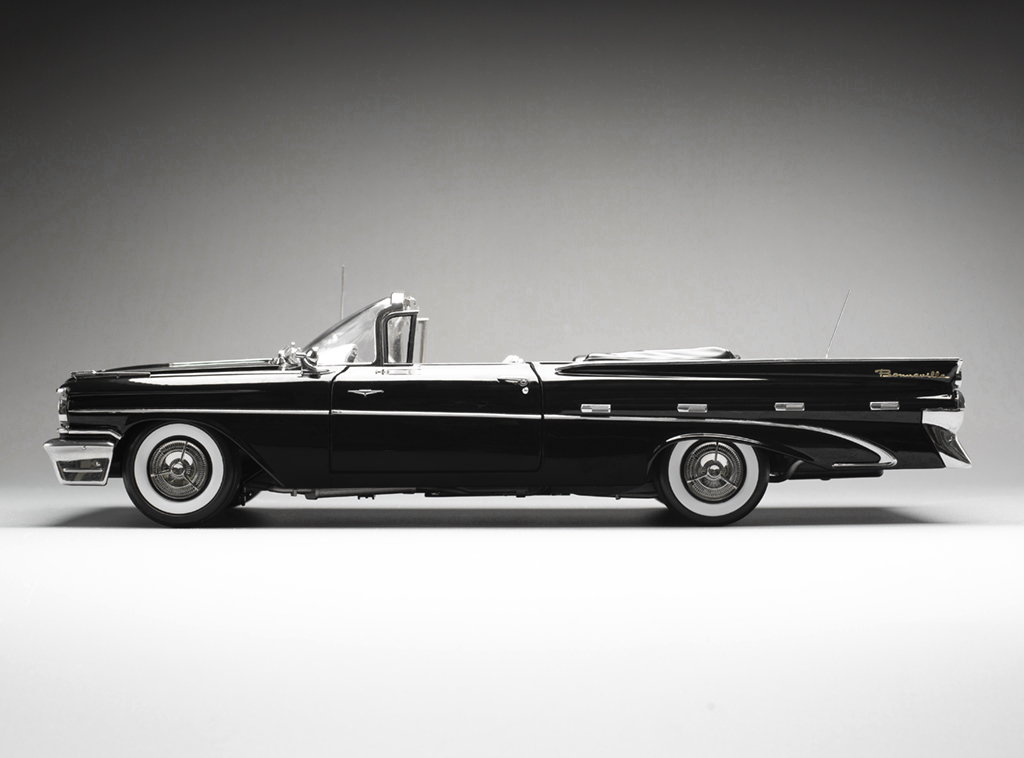 Pontiac Bonneville Open Convertible del 1959 DS Modellismo Pontiac Bonneville Open scala 1:18