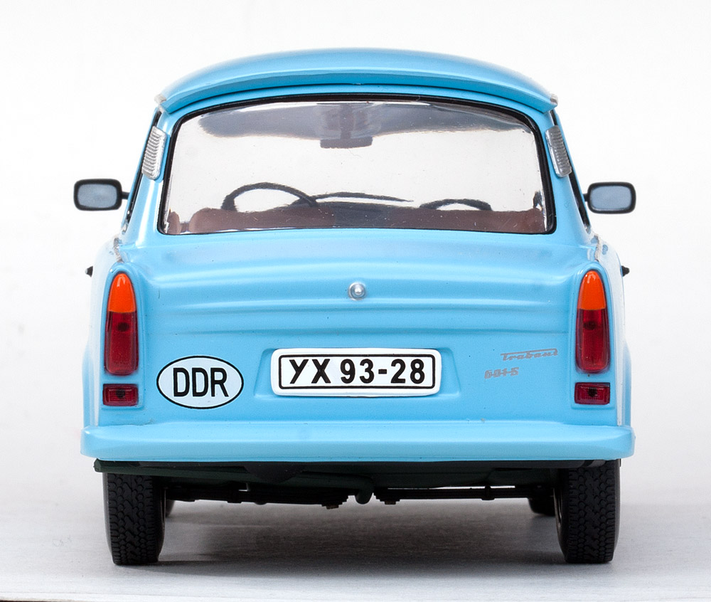 Trabant 601 DS Modellismo Trabant scala 1:18 Sun Star