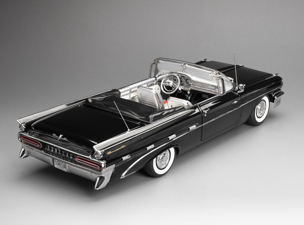 Pontiac Bonneville Open Convertible del 1959 DS Modellismo Pontiac Bonneville Open scala 1:18
