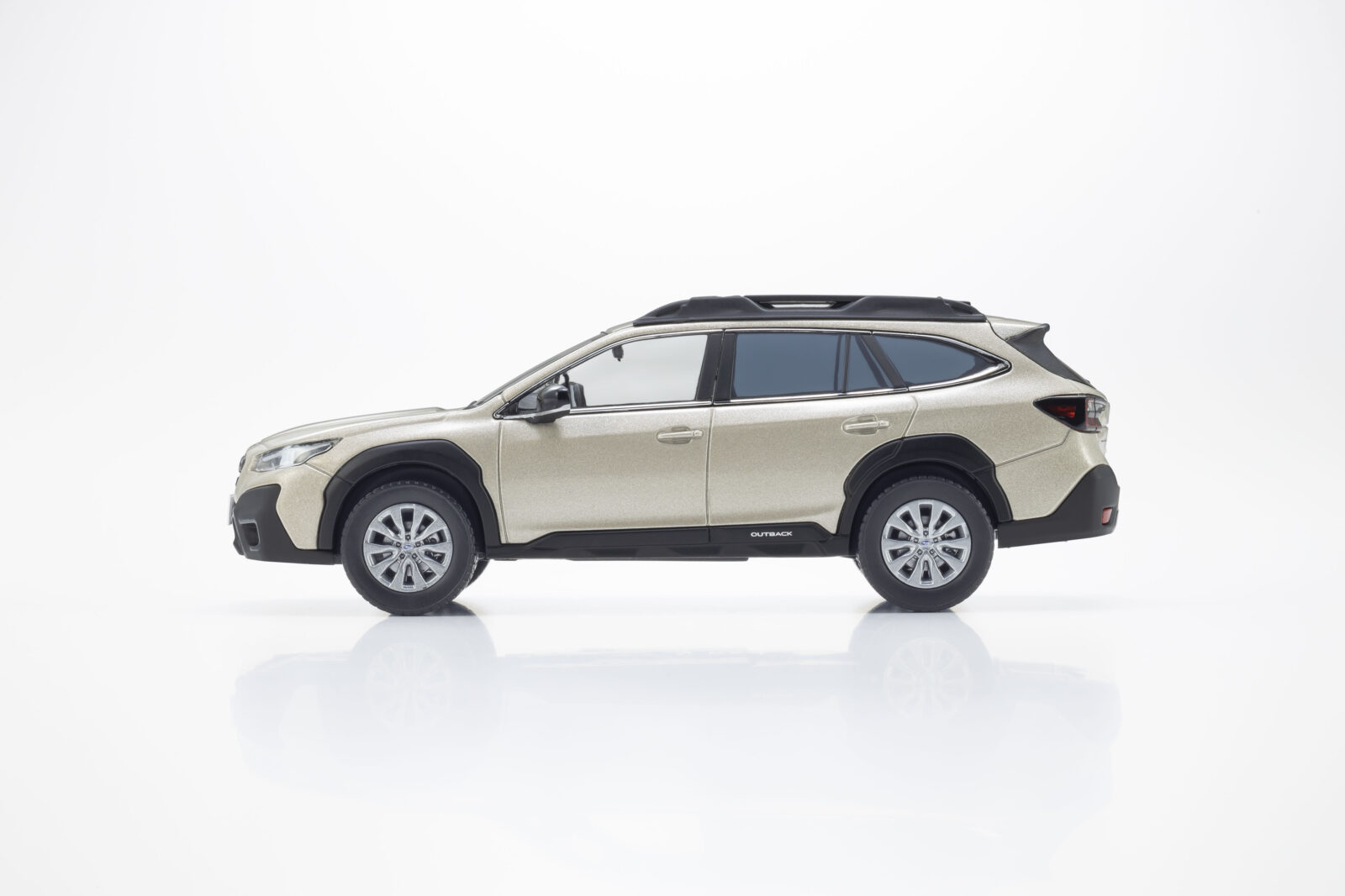 Subaru Legacy Outback DS Modellismo Subaru Legacy Outback scala 1:43 Kyosho