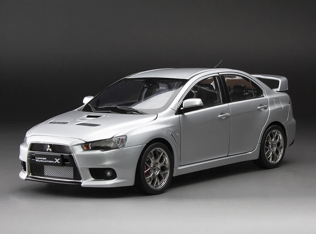 Mitsubishi Lancer Evolution X DS Modellismo Mitsubishi Lancer Evolution X scala 1:18