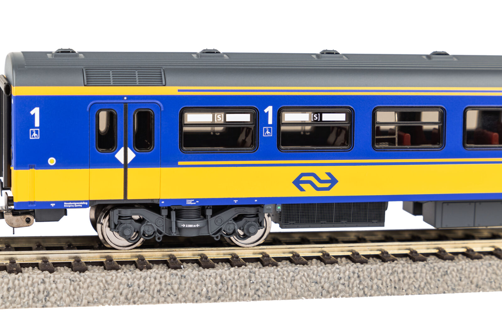 Carrozza Passeggeri ICR 1^ Classe NS VI Scala H0 DS Modellismo Carrozza Passeggeri ICR 1^ Classe scala H0 - vista 2