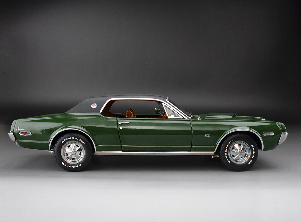 Mercury Cougar XR7G del 1968 DS Modellismo Mercury Cougar XR7G scala 1:18 Sun Star