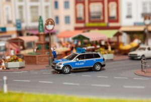 VW Touareg Polizia (WIKING) scala H0 Faller