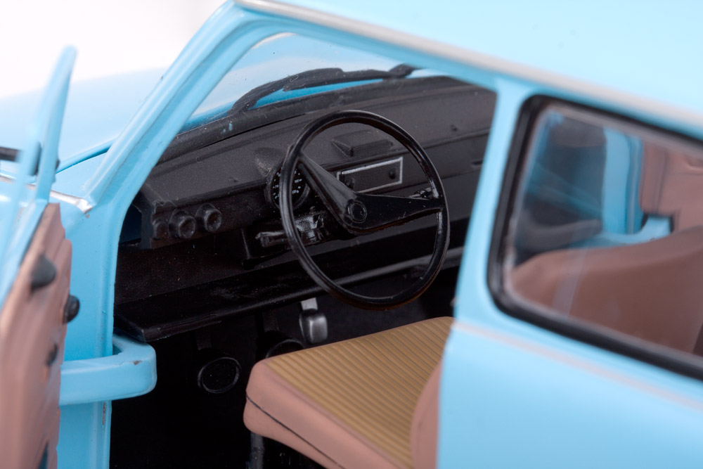 Trabant 601 DS Modellismo Trabant scala 1:18 Sun Star