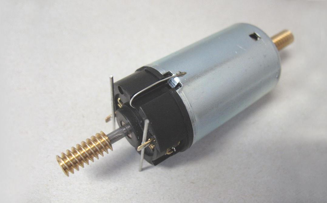 Motore con vite senza fine (doppia velocità) + cuscinetti a sfere Scala G DS Modellismo Motore vite senza fine cuscinetti scala G