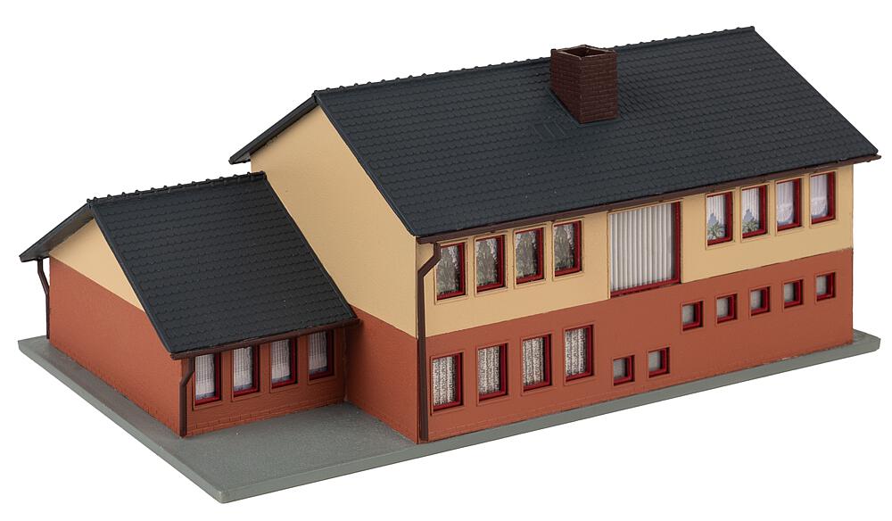 Centro comunitario Scala H0 DS Modellismo Centro comunitario scala H0 Faller
