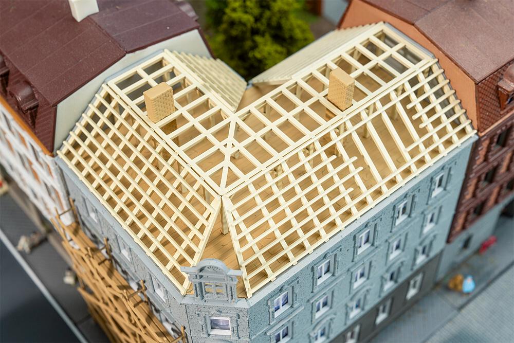 Casa di città in fase di ricostruzione Scala N DS Modellismo Casa di città in fase scala N