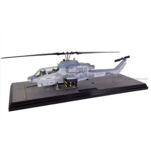 Elicottero Bell AH-1W Whiskey Cobra Attack Squadron 167 1:48